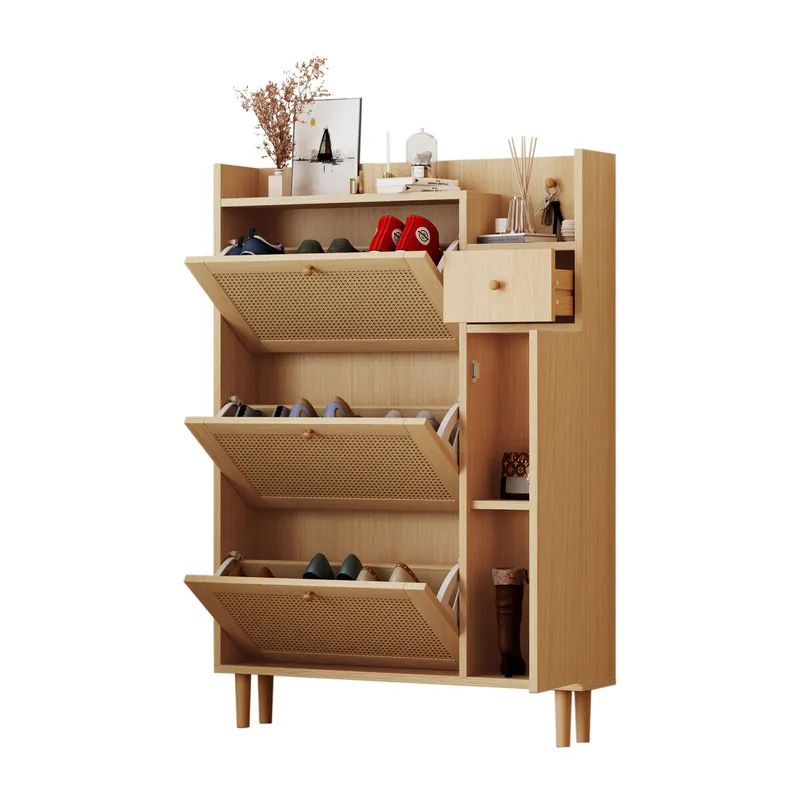 Zapatero De Estilo Natural Con Tres Compartimentos Abatibles, Un Cajón Y Una Puerta, Decorado Con Ratán Transpirable Y Patas De Madera Maciza. Diseño Escandinavo Funcional Ideal Para Recibidor, Dormitorio O Pasillo, Con Gran Capacidad De Almacenaje - Muebles